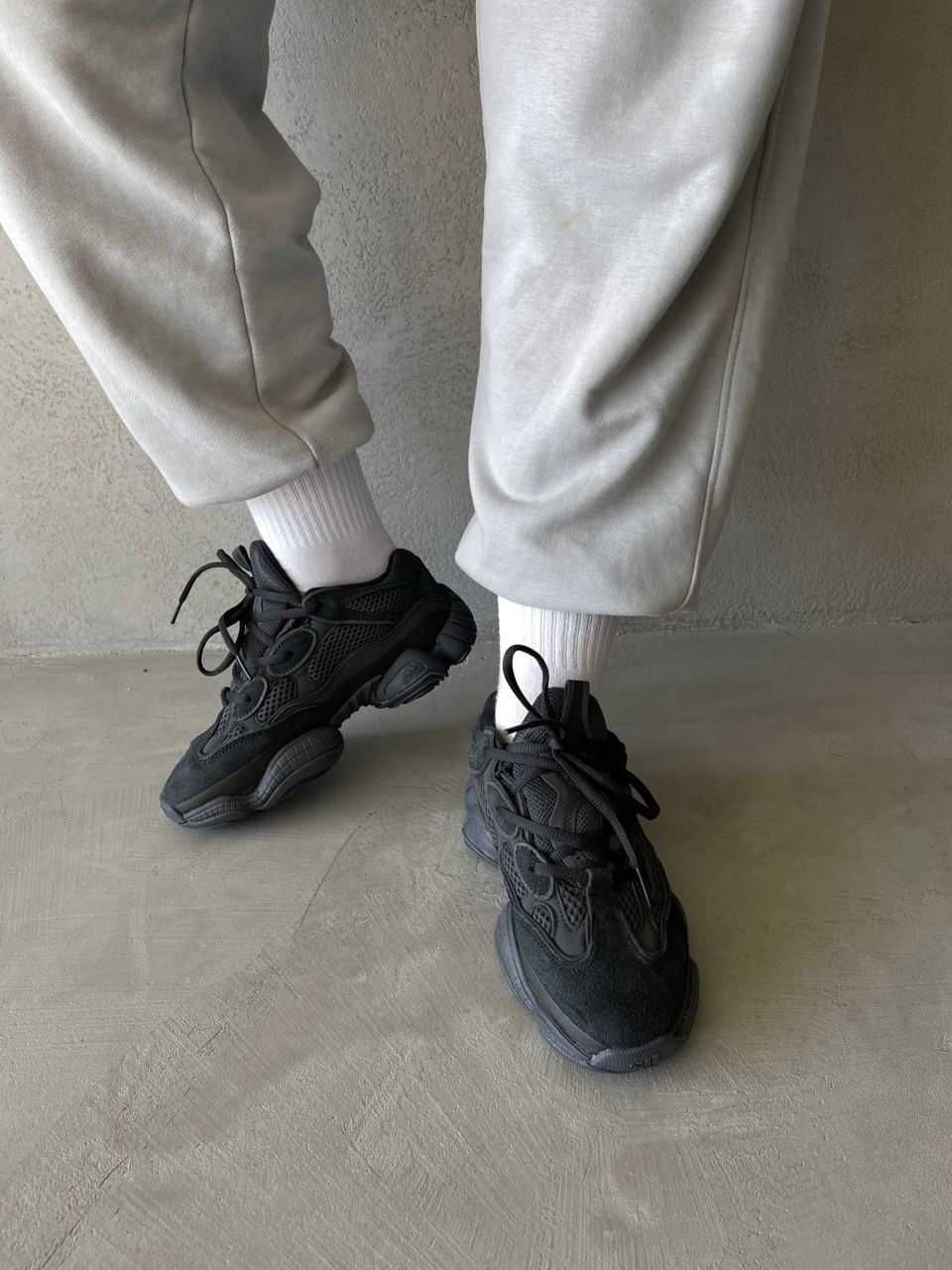 Розпродаж sale жіночі кросівки Adidas Yeezy Boost 500