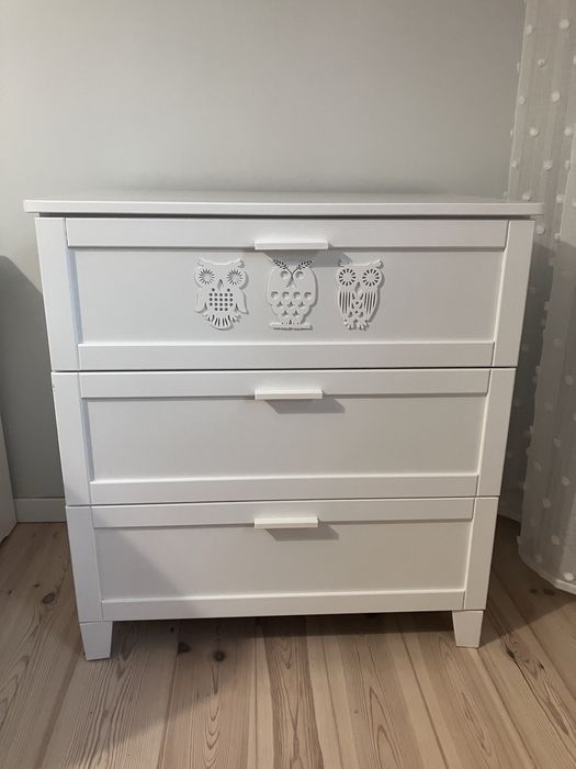 Biala komoda Klupś Sowy