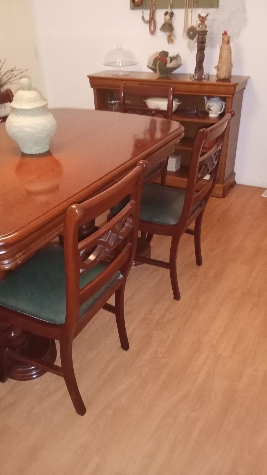 Mesa cerejeira com 6 cadeiras