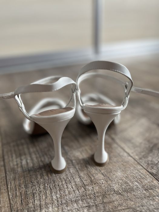 Босоніжки Nursace