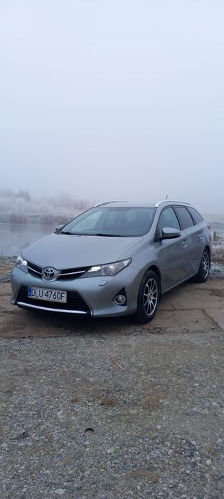 Auris 1.6 benzyna / Sam Parkuje