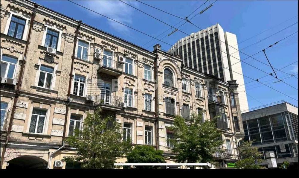 Продаж 3-к просторої квартири по Січових стрільців 10. Гарний ремонт