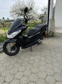 Honda pcx 125.