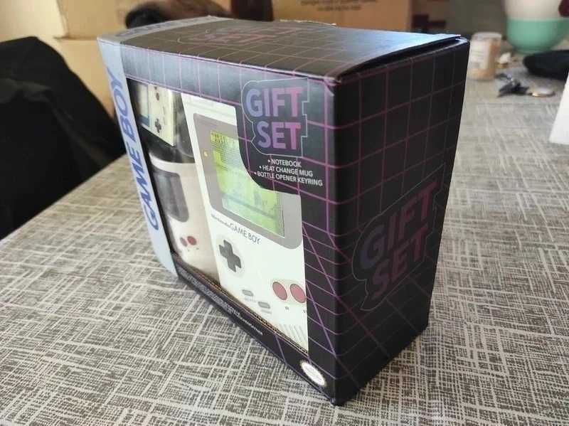 Gift Set Nintendo Game Boy Paladone