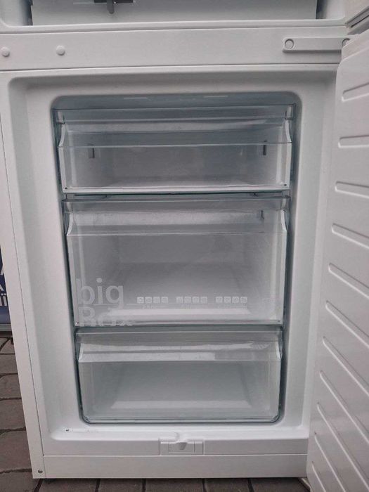 Холодильник б/в SIEMENS 180/60/60 БІЛИЙ No Frost #07621