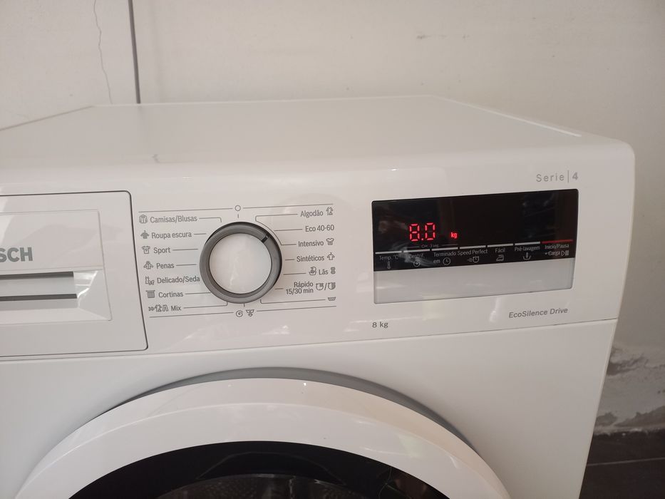 Máquina de Lavar Roupa Bosch Serie 4 – 8 kg, 1200 rpm, em bom estado