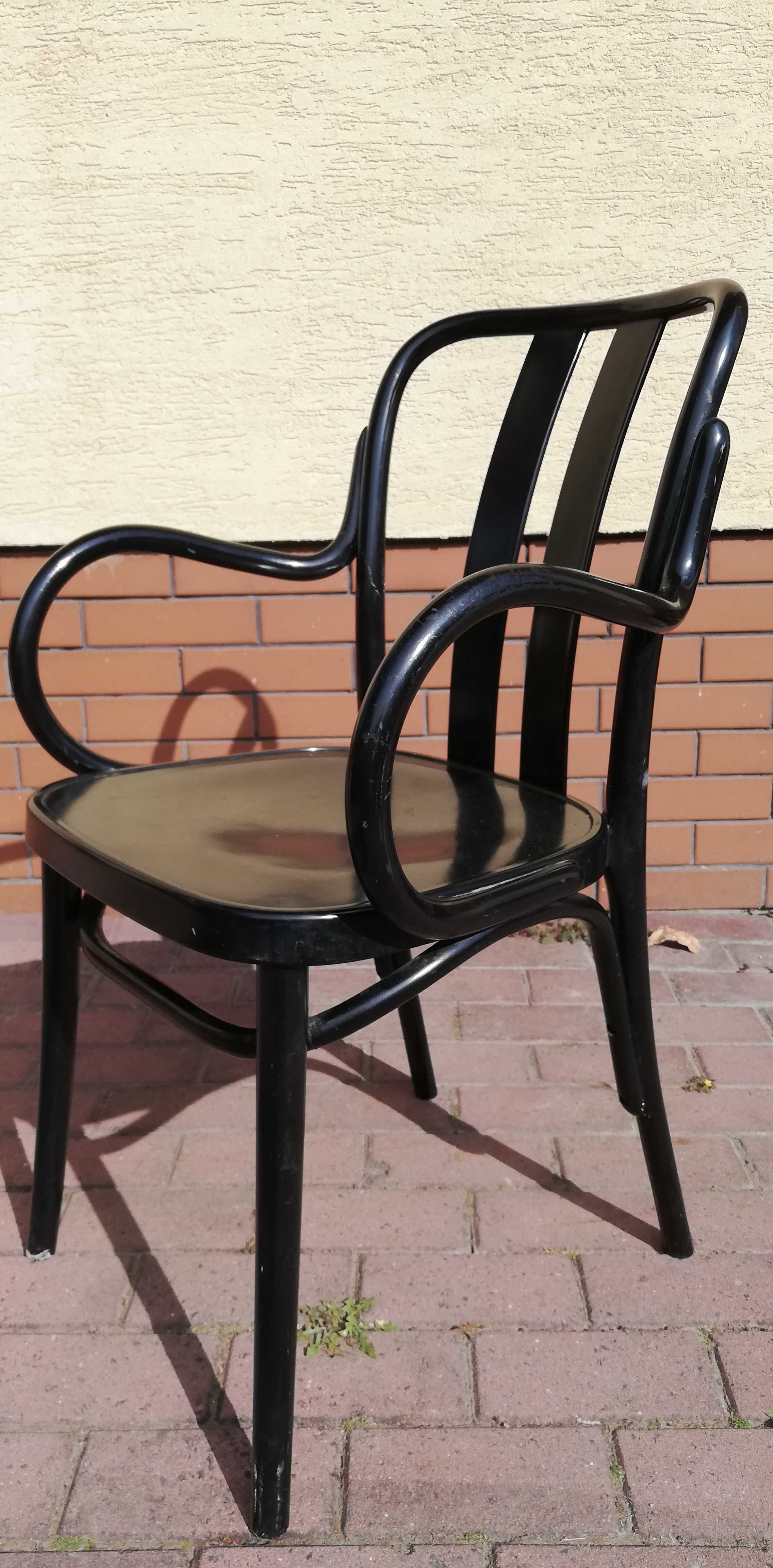 Krzesło czarne gięte z podłokietnikami fotel stół komoda szafka