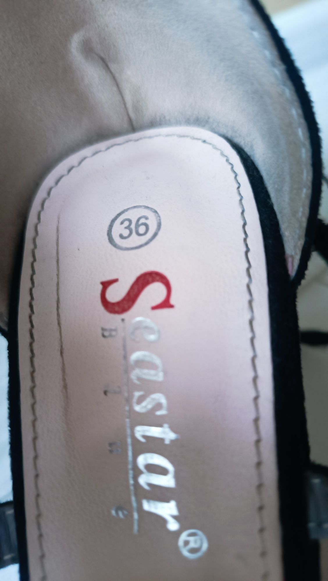 Buty na obcasie czarne