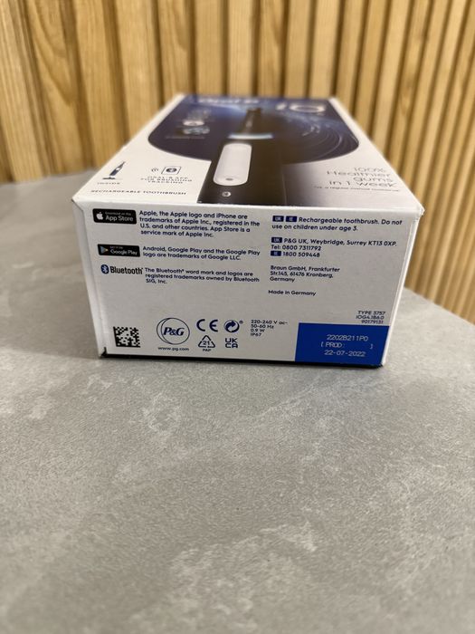 Електрична зубна щітка OralB io series 4 black