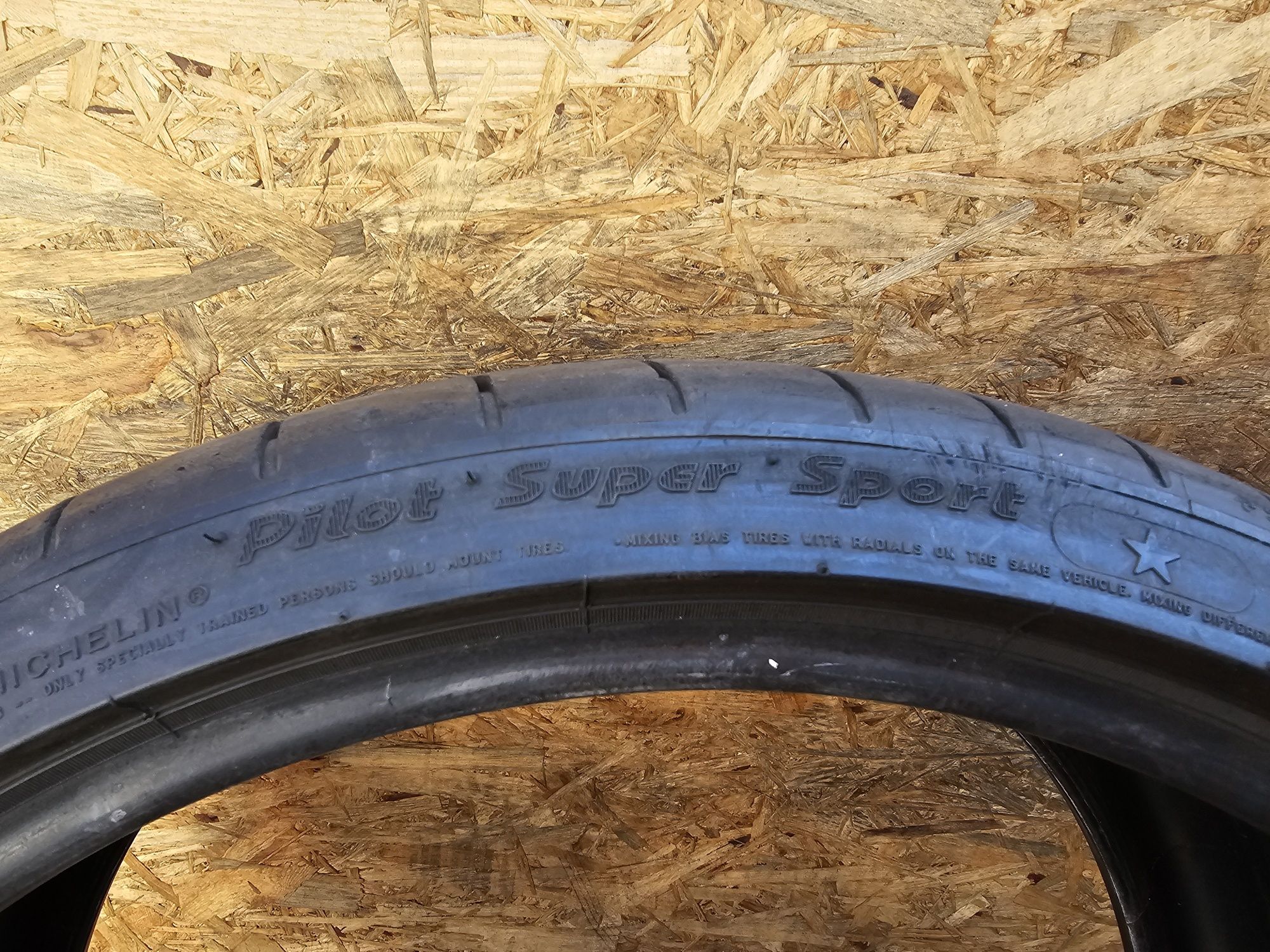 BDB Stan!!  265/30 r20 Michelin Pilot Super Sport. 3917