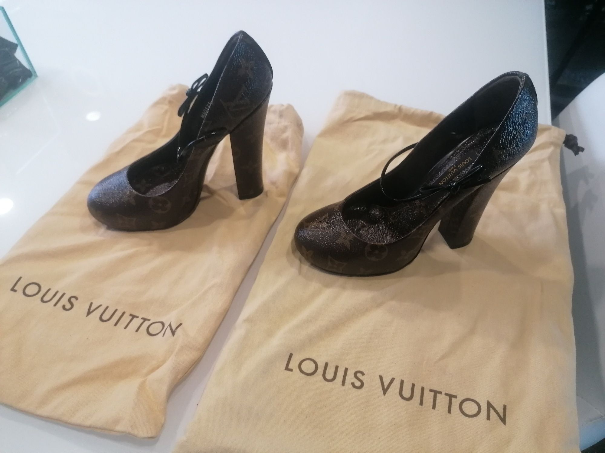 Vendo sapatos Louis vitton