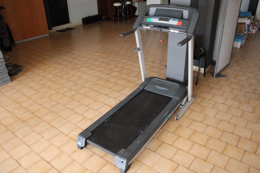 Passadeira de corrida PROFISSIONAL PRO FORM 400 c