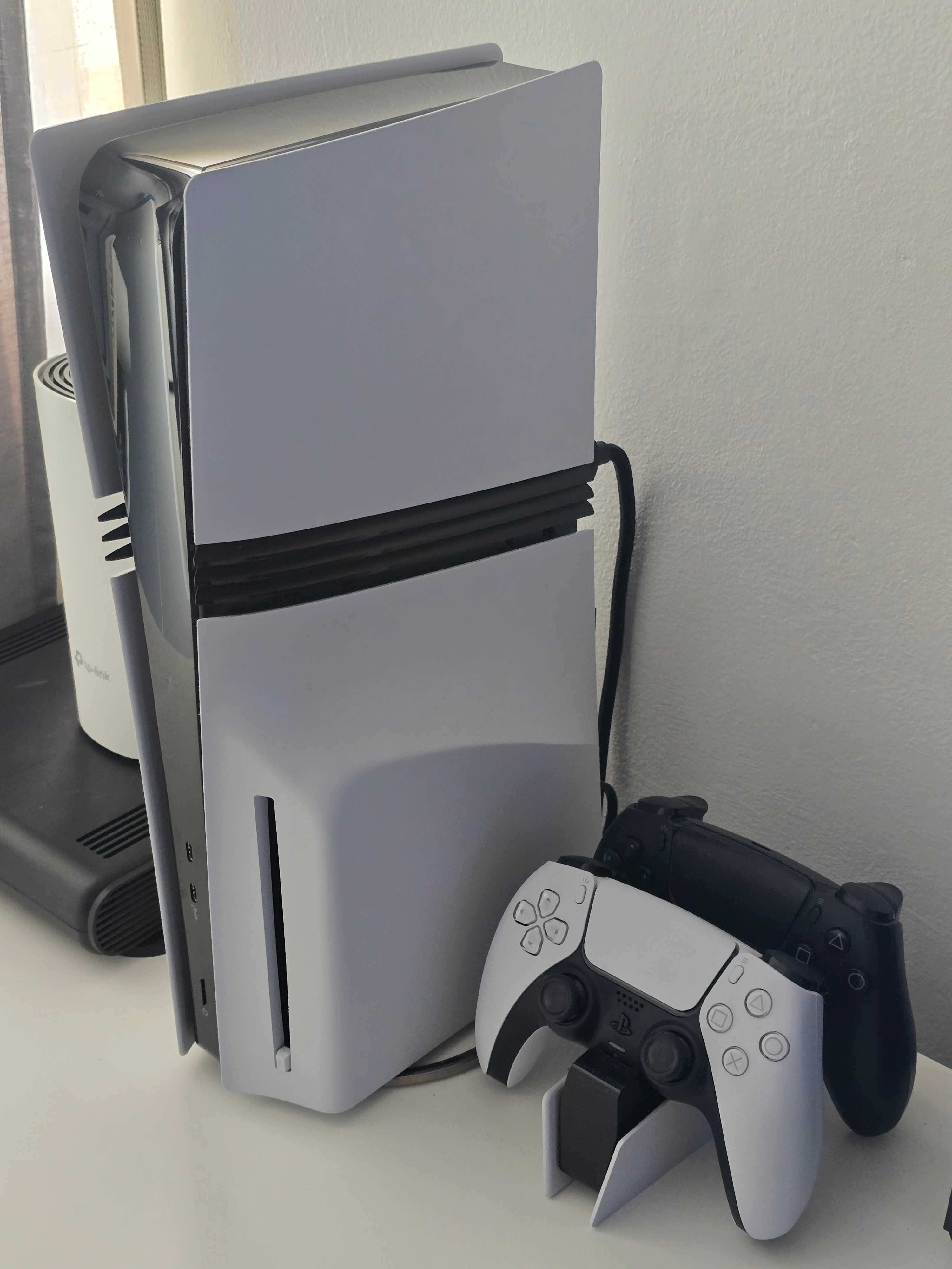 Playstation 5 Pro + Unidade de Disco/2 Comandos/Suporte/Dock Station