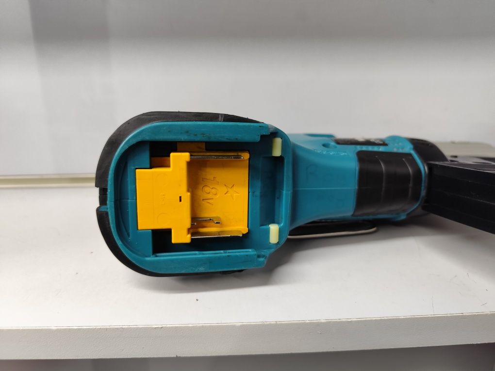 Makita DFR 550 акумуляторний шуруповерт стрічковий Макіта оригінал