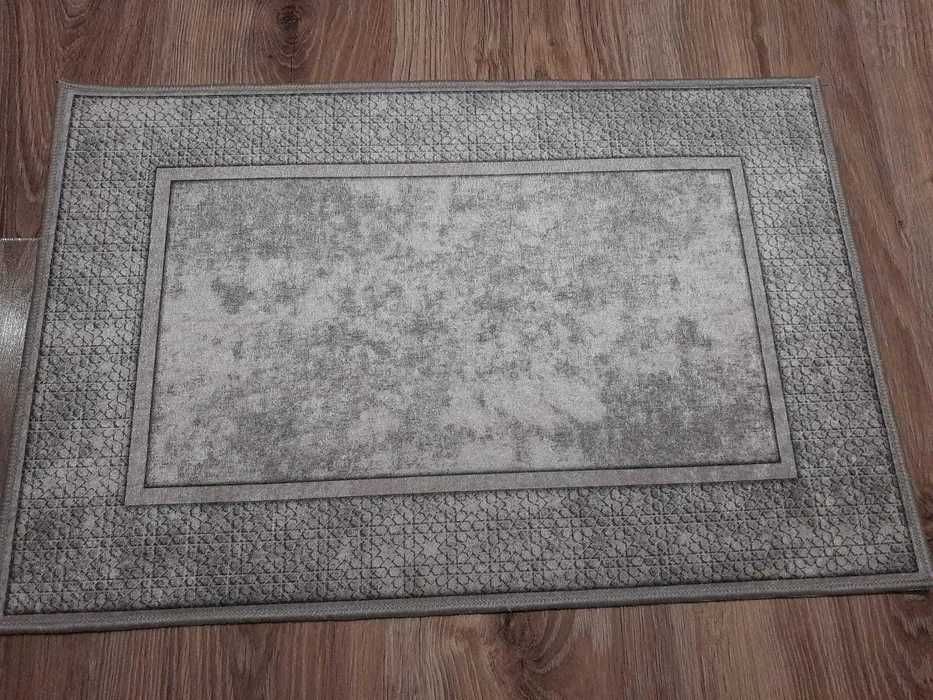 Nowy Dywanik do łazienki 60x40