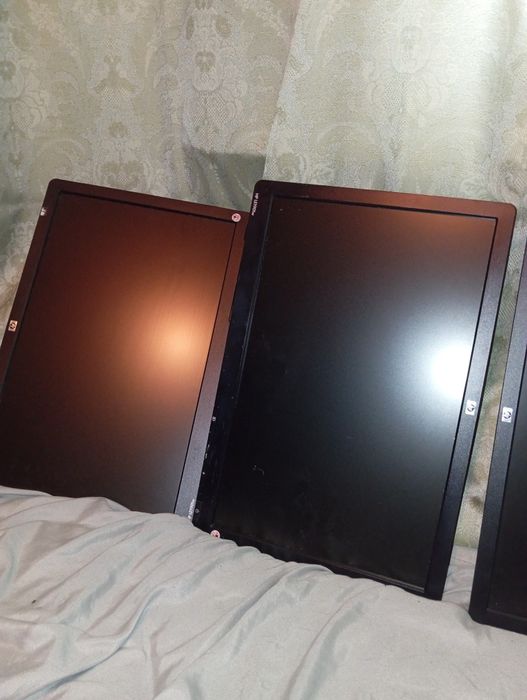 Monitory HP LE1901w 4 sztuki Sprawne