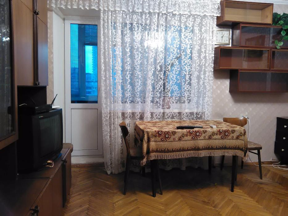 Куренівка, Макіївська 7. 2 до квартира подобова оренда, Кондиціонер