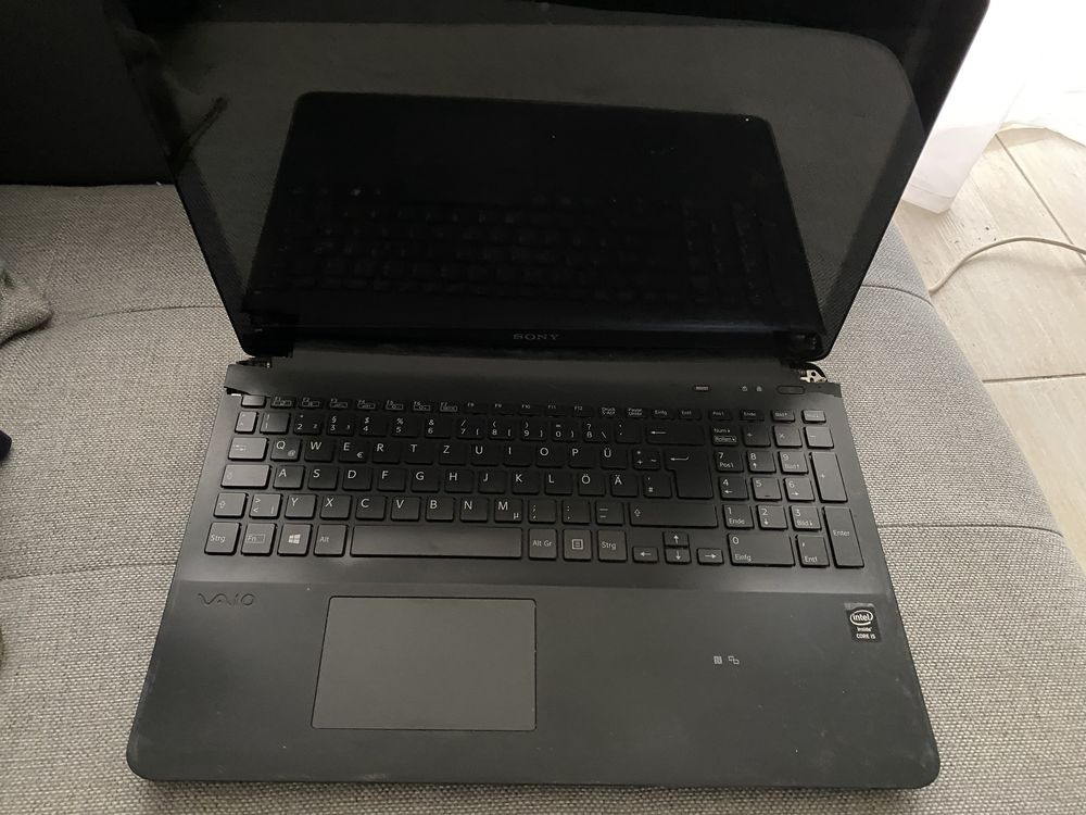 Laptop Sony i5 SVF153A1YM uszkodzony