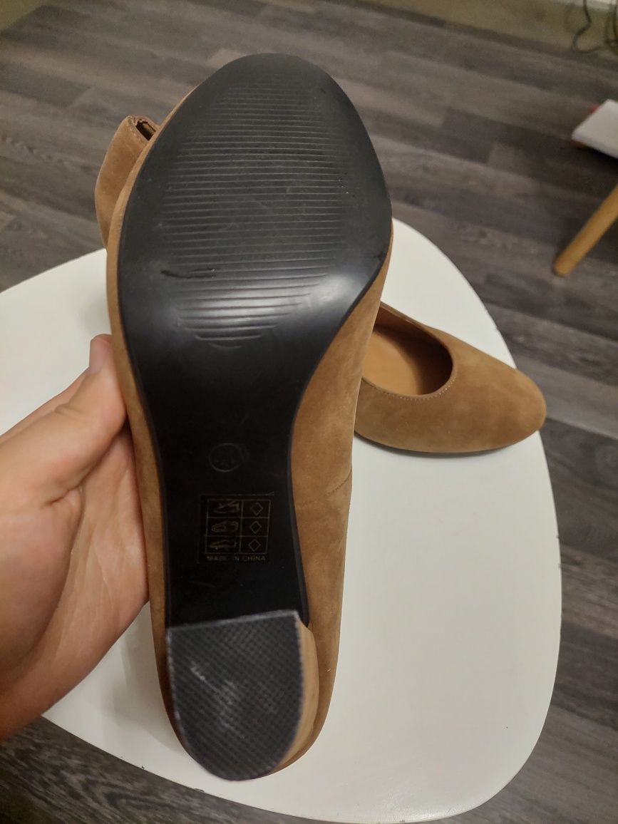 Жіночі шкіряні туфлі 41 розмір
