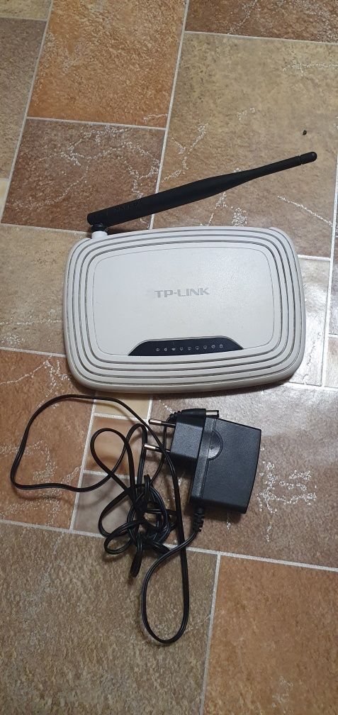 TP-LINK WR 740 Роутер