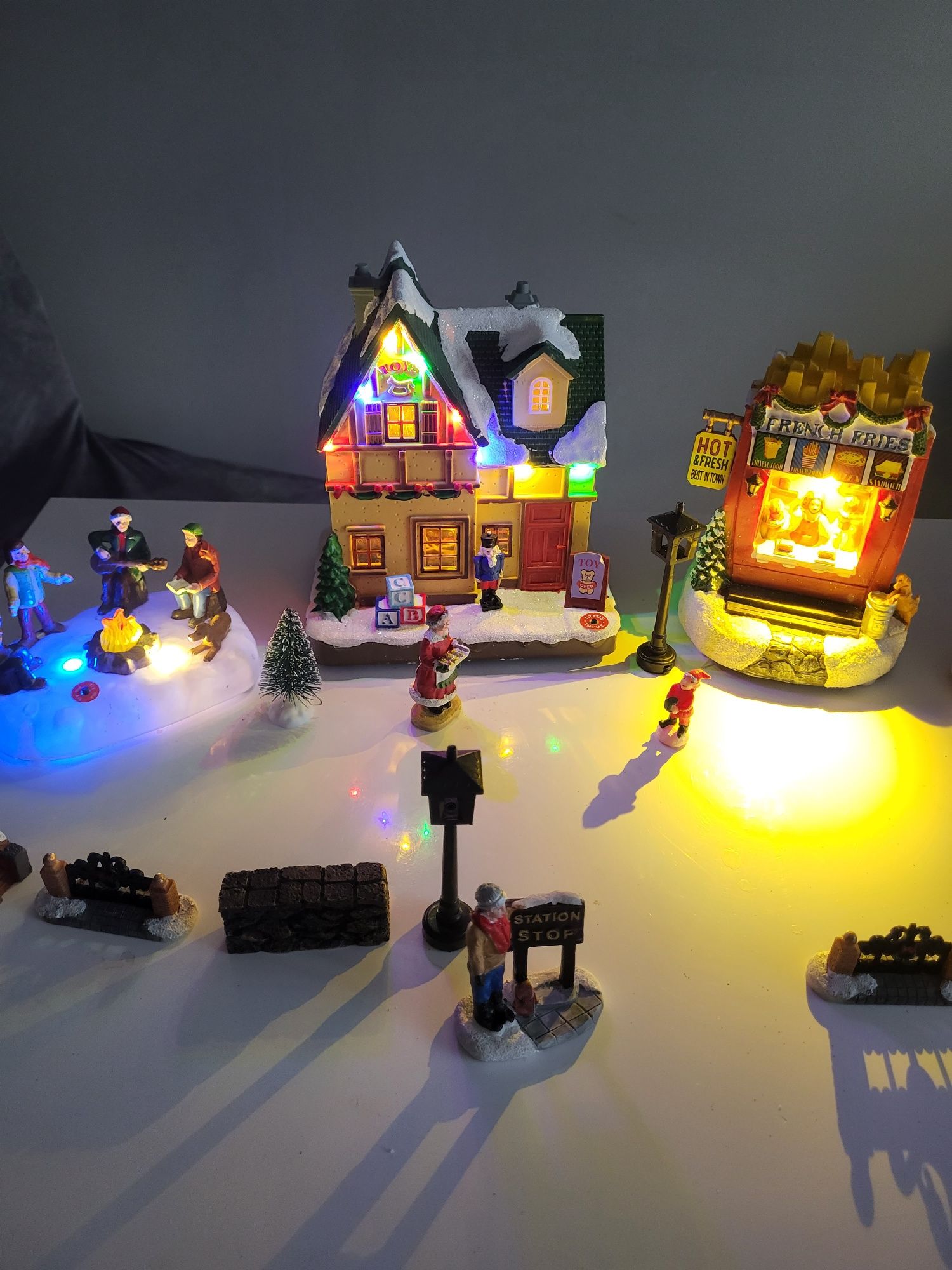 Dekoracja świąteczna miasteczko Magic Village