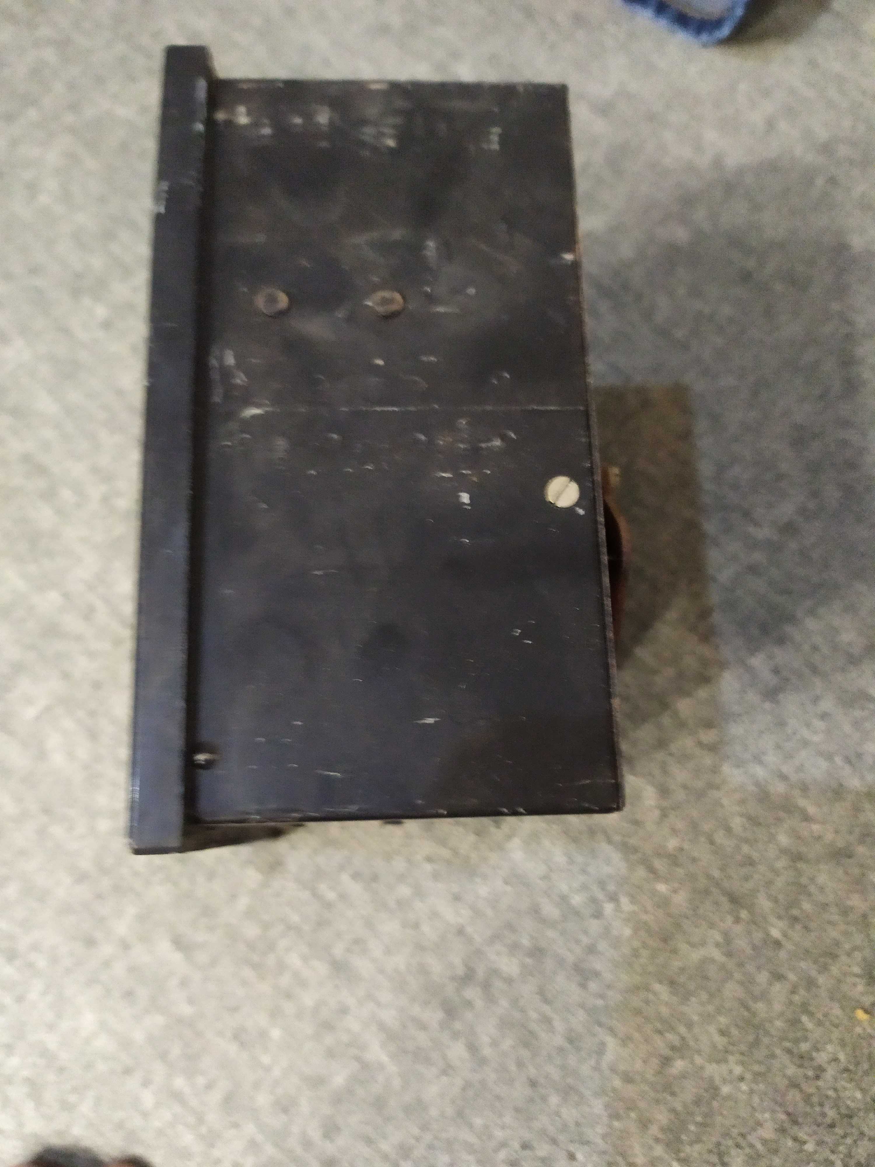 Voltomierz Panelowy Miernik analogowy 500V Neuberger