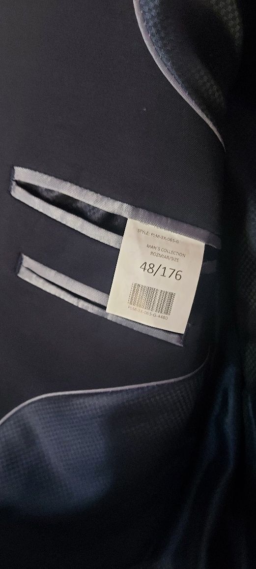 Marynarka Pako Lorente rozmiar z metki  48/174 w klatce 96 cm.