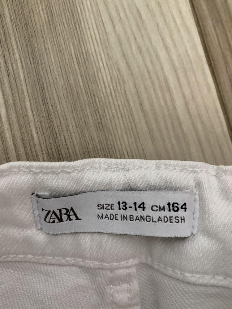 Białe spodenki ZARA