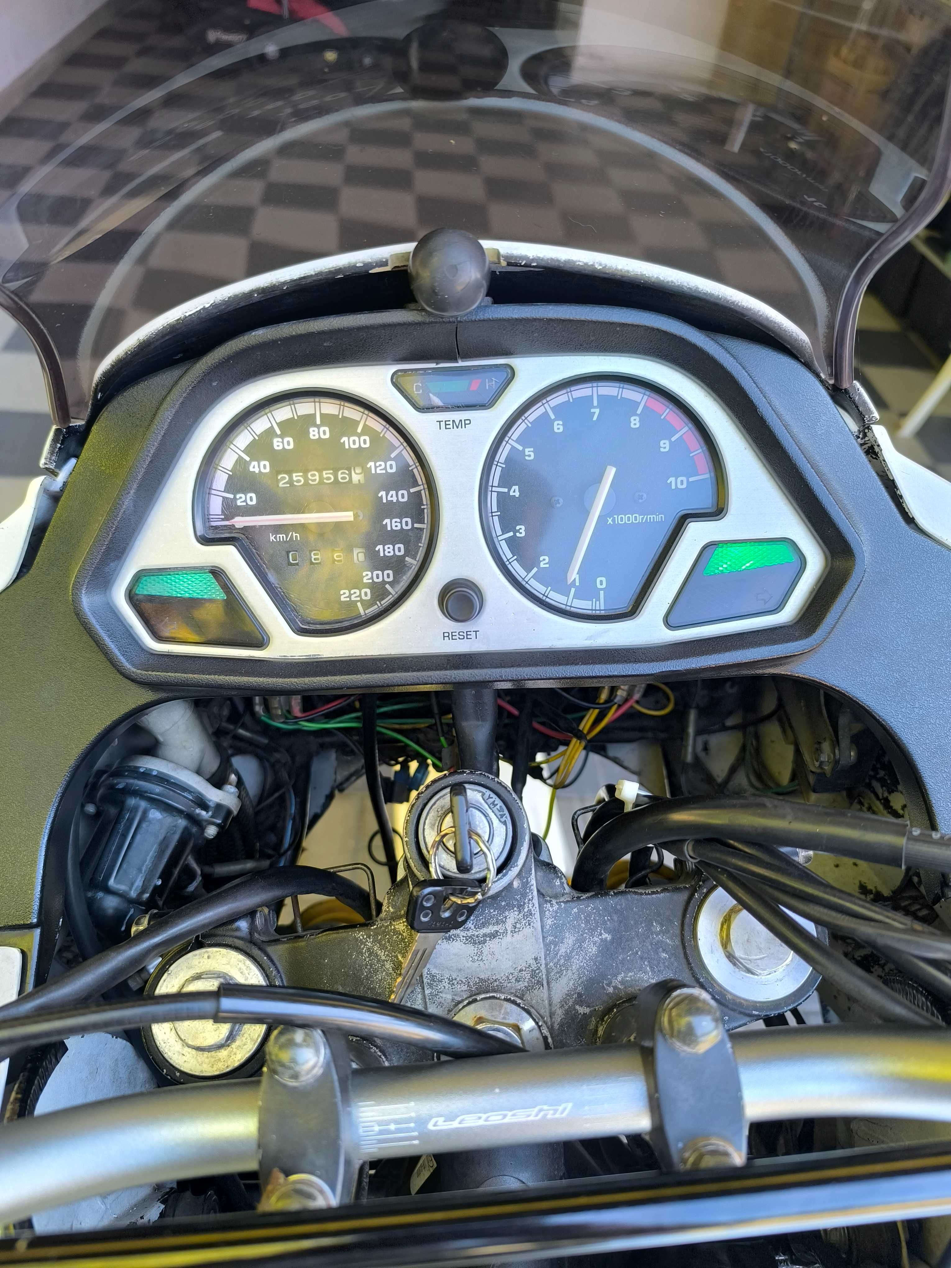 Yamaha XTZ 750 Super Tenere