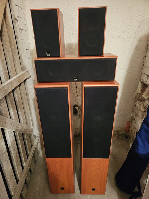 Kino domowe M-audio HCS-9900