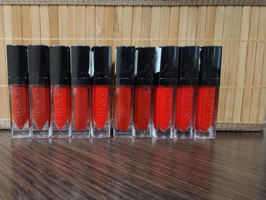 Kosmetyki, makijaż, lakiery