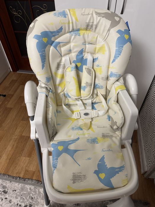 Дитячий складний стільчик для годування на колесах BAMBI