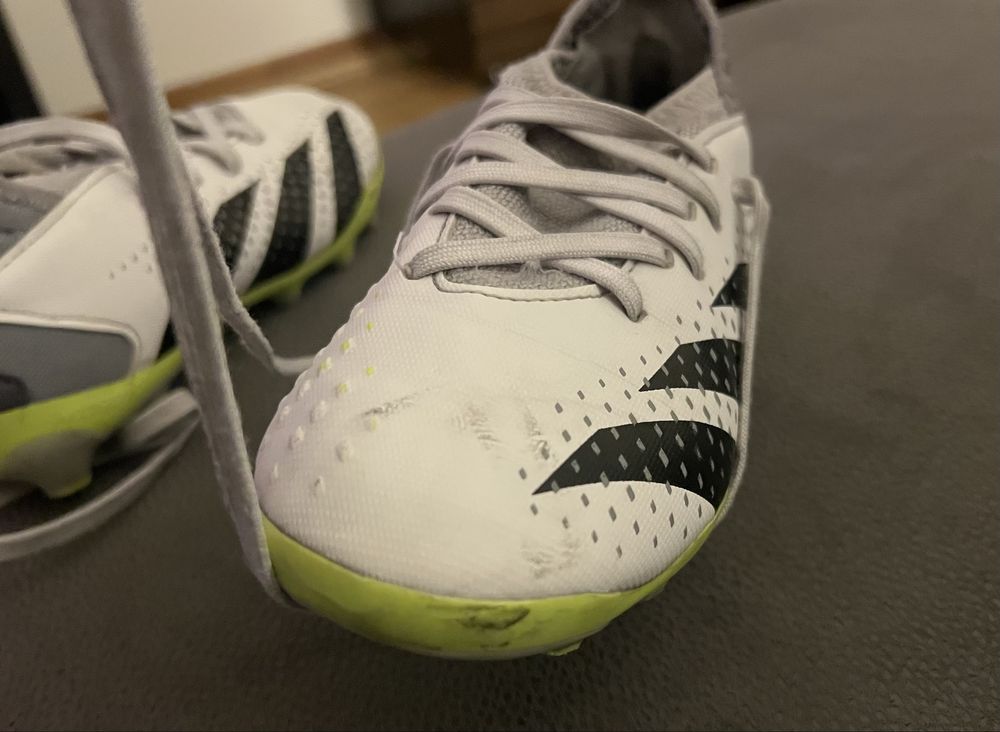 Chuteiras adidas predator tamanho 32