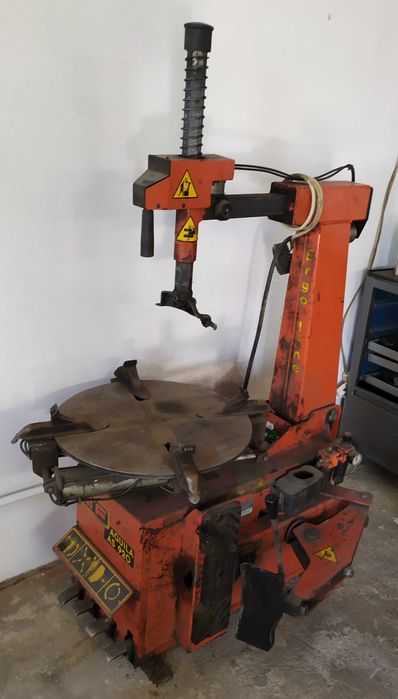 Montażownica do opon Aquila as 920 używana