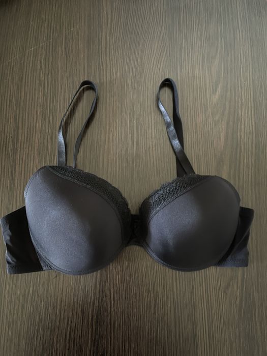 Бюстгалтери Reserved чорний та бузковий  80B, 36