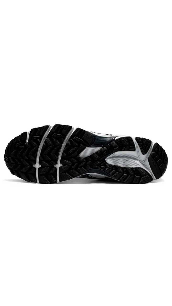 Asics Gel Kahana 8 White Black