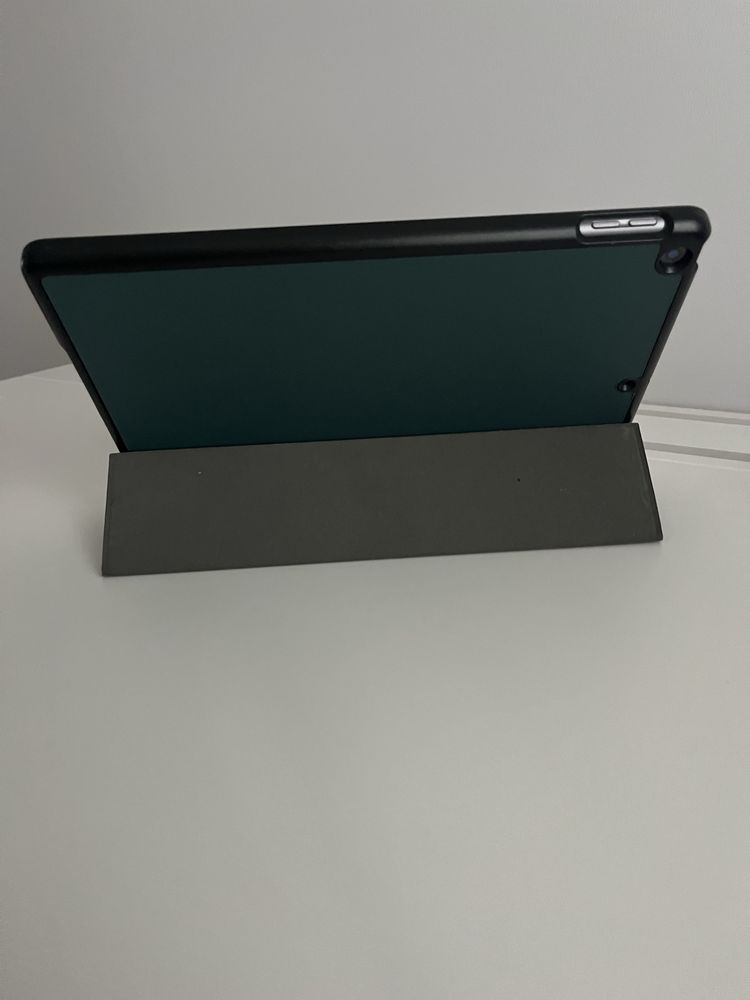 Etui do ipada (8. generacji)