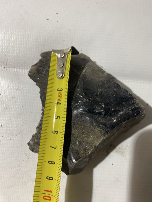 Камень полудрагоценний обсидиан срочно