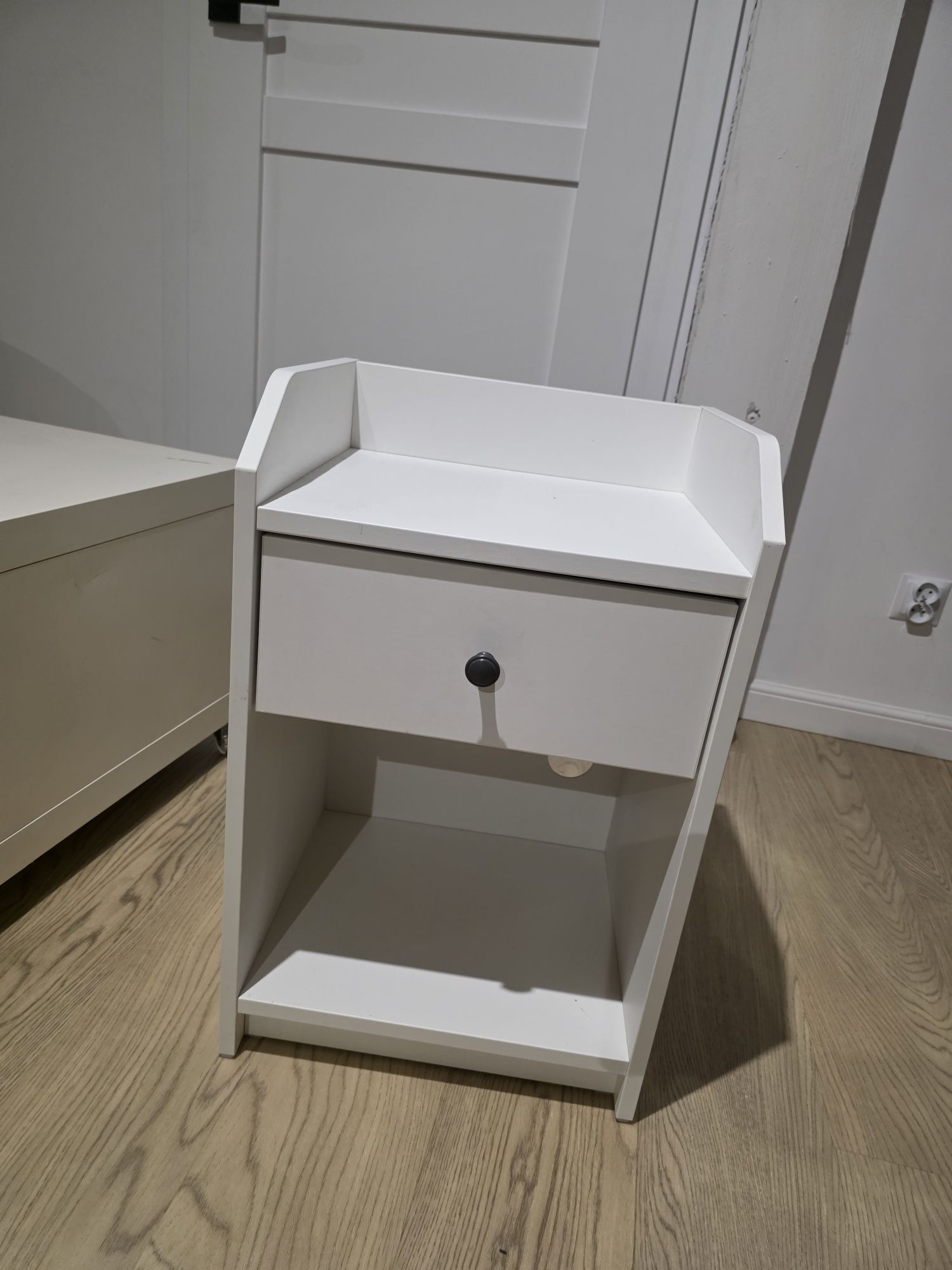 Szafka nocna Hauga z Ikea