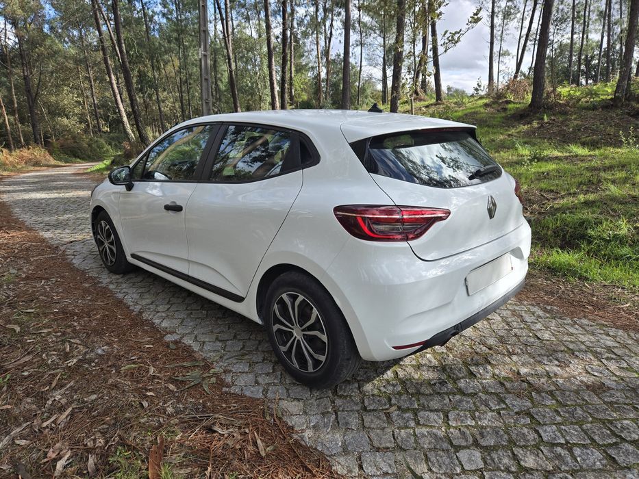 GPL e Gasolina de origem em um carro em estado impecável