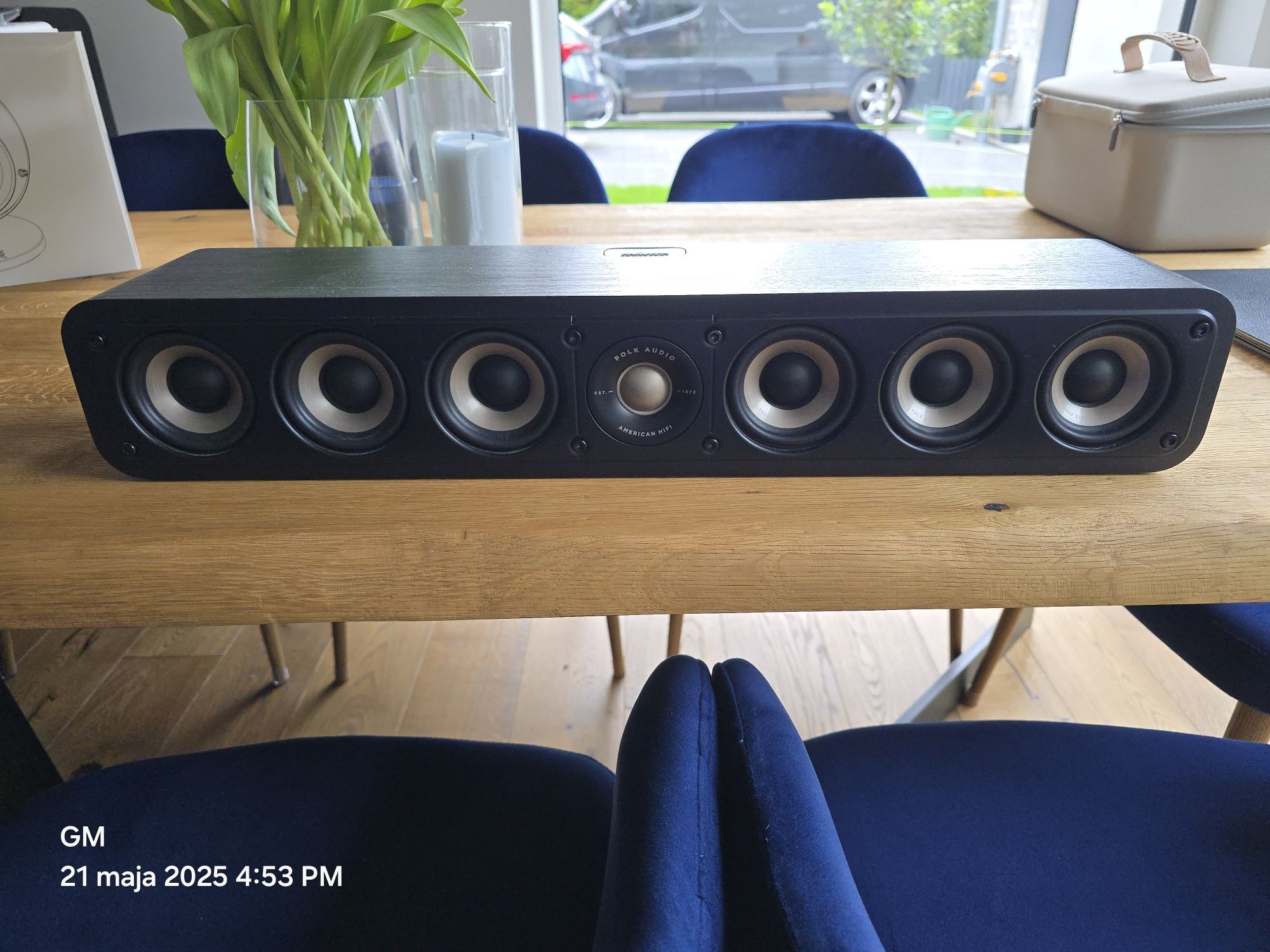 Glosnic centralny do kina domowego Polk Audio Signature es35e