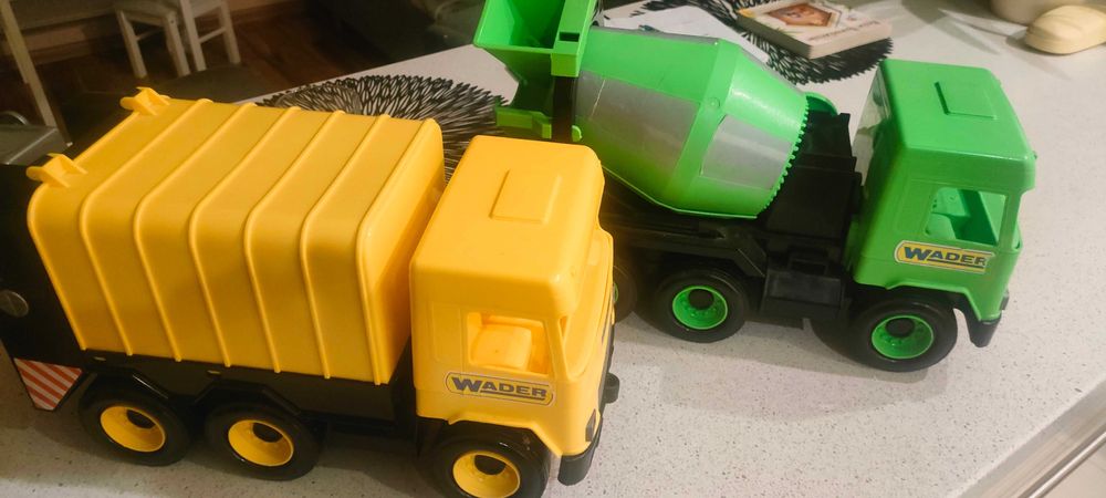 Pojazdy Wadera  2 sztuki