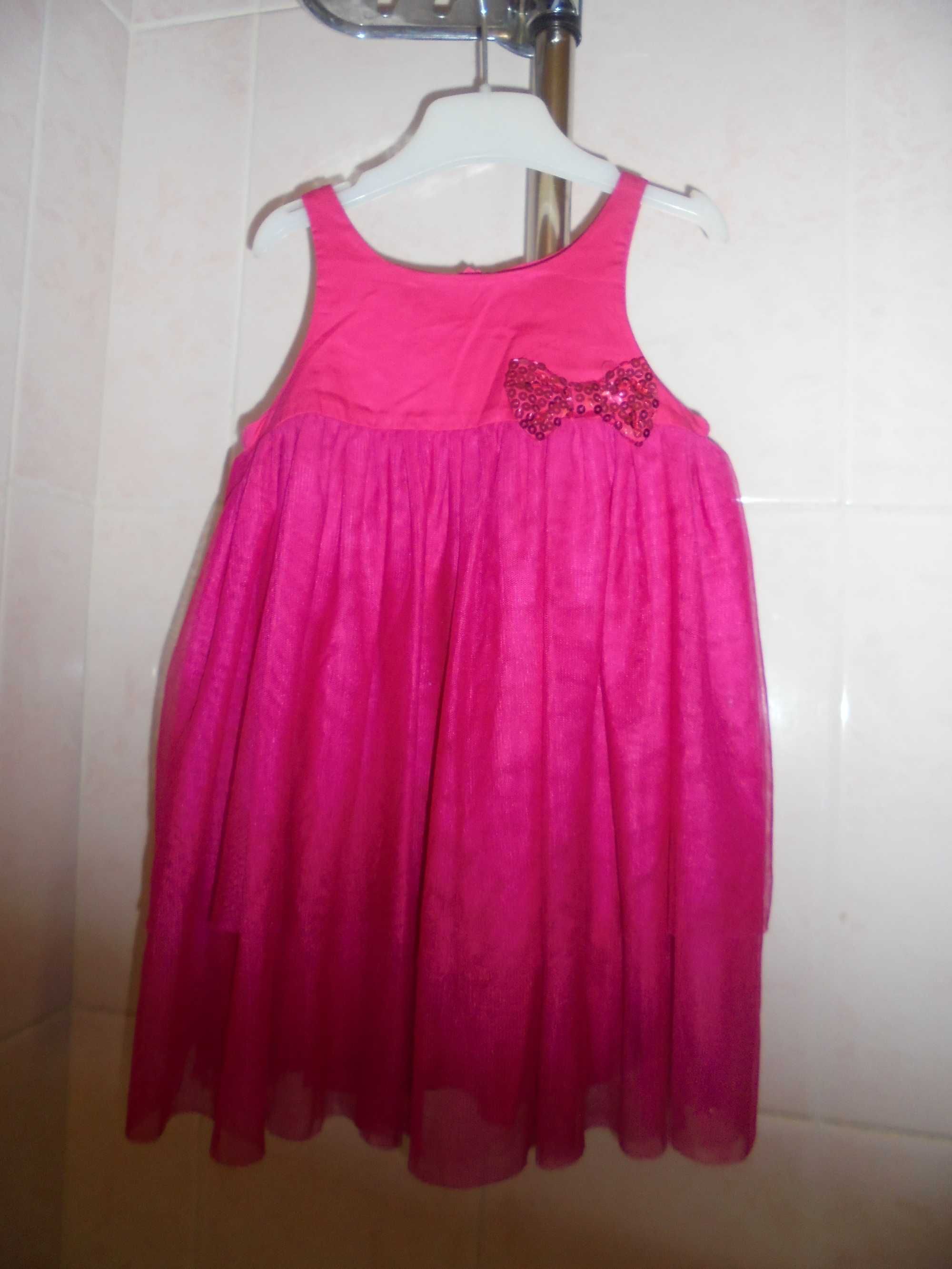 vestido de menina cor de rosa lindo