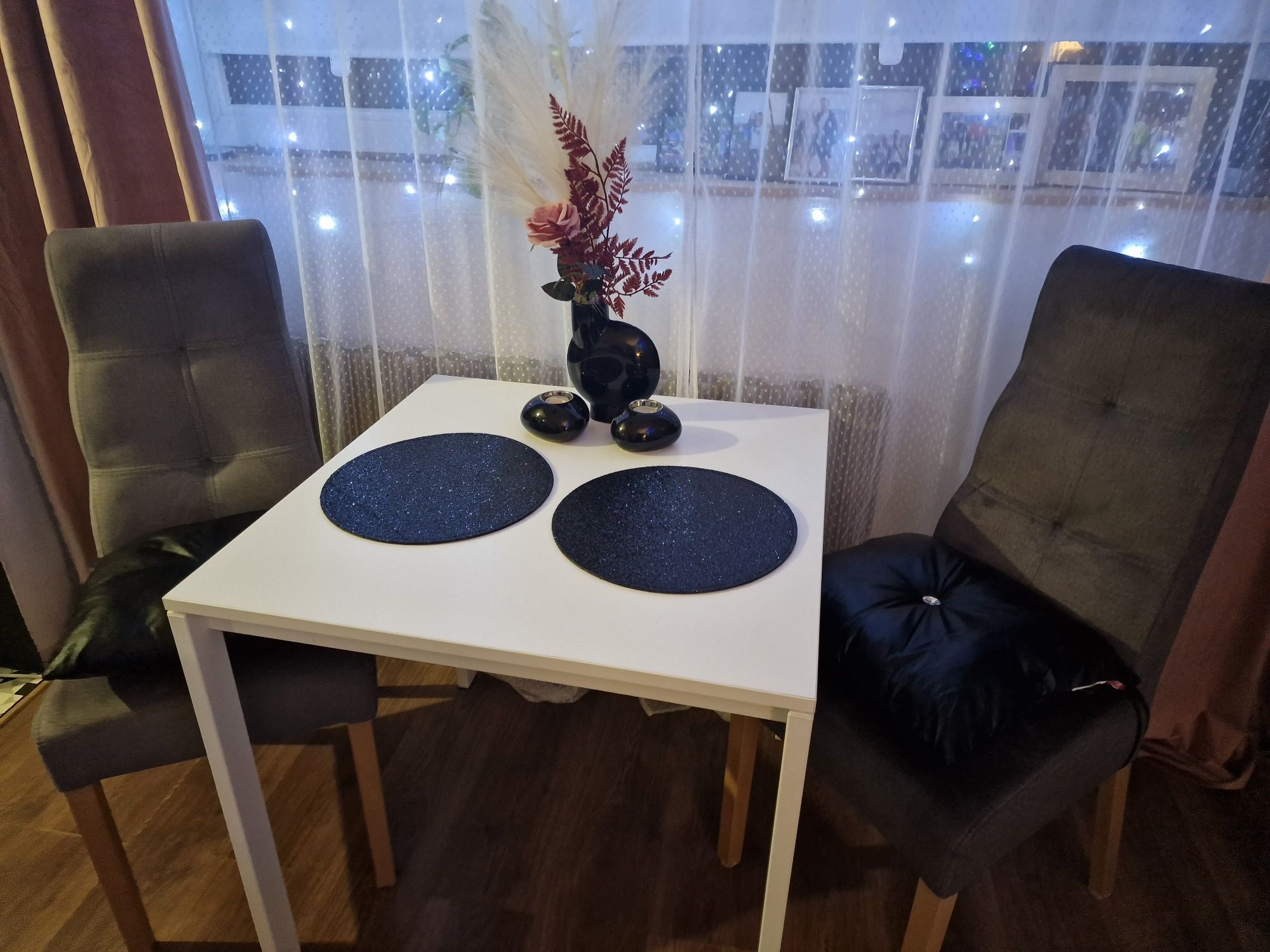 Zestaw stół plus 2 krzesła