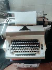 Maquina de escrever antiga