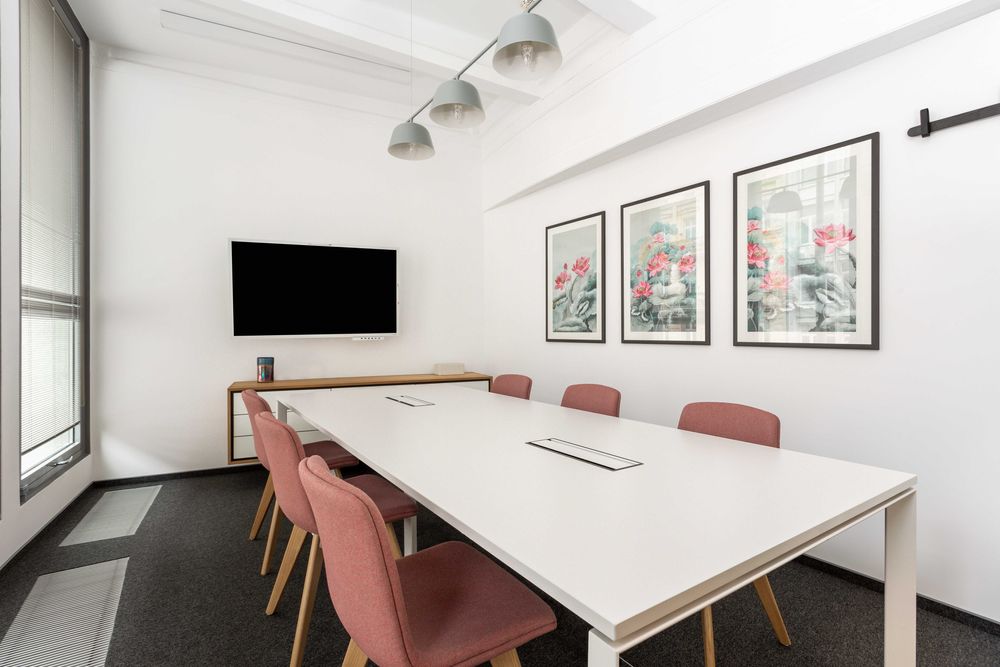 Wynajem biura w Poznaniu:1-2-osobowa przestrzeń biurowa Regus Okraglak