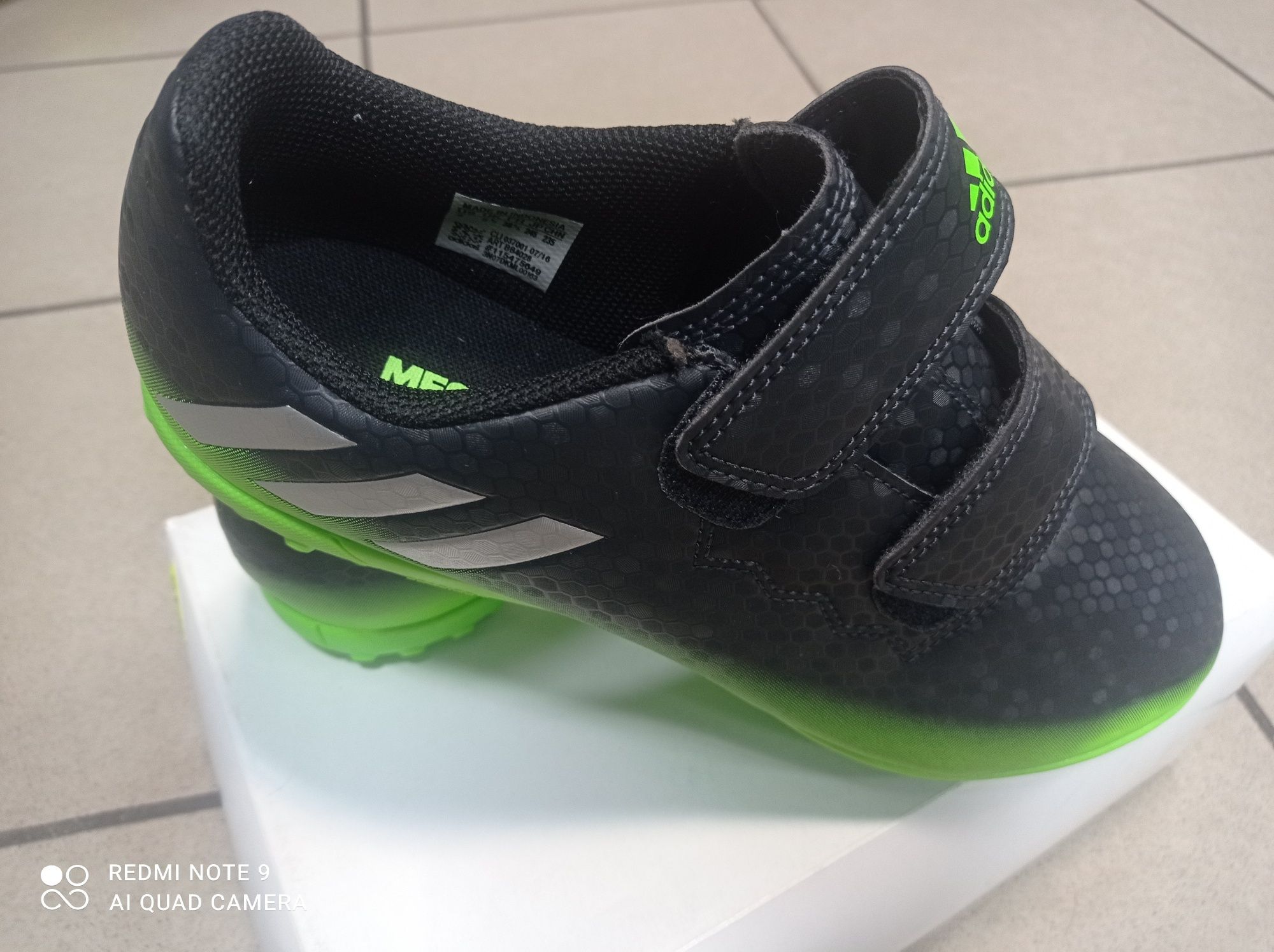 Nowe buty piłkarskie turfy BB4028