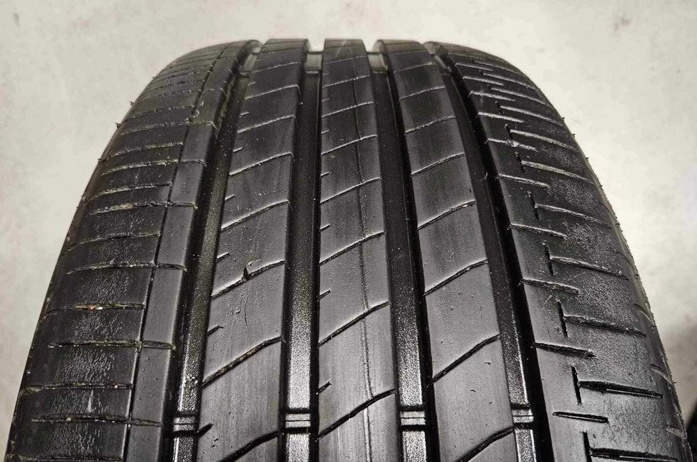 1x 215/45R18 89W Bridgestone Turanza T005A / 1x 7,5mm