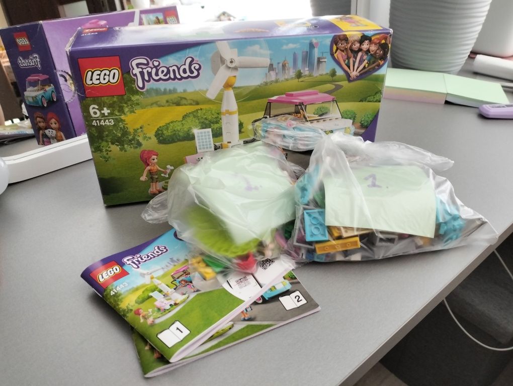 Zestaw LEGO Friends 41443 Samochód elektryczny Olivii