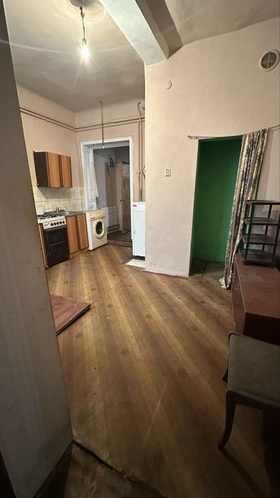 Продаж; квартира; приміщення; Чернівці; центр; фасад;